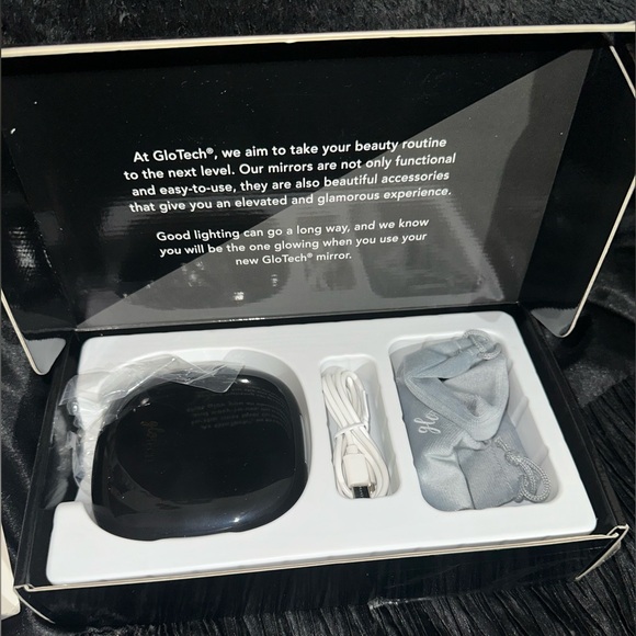 Glo Tech LED Compact Mirror - Picture 3 of 5